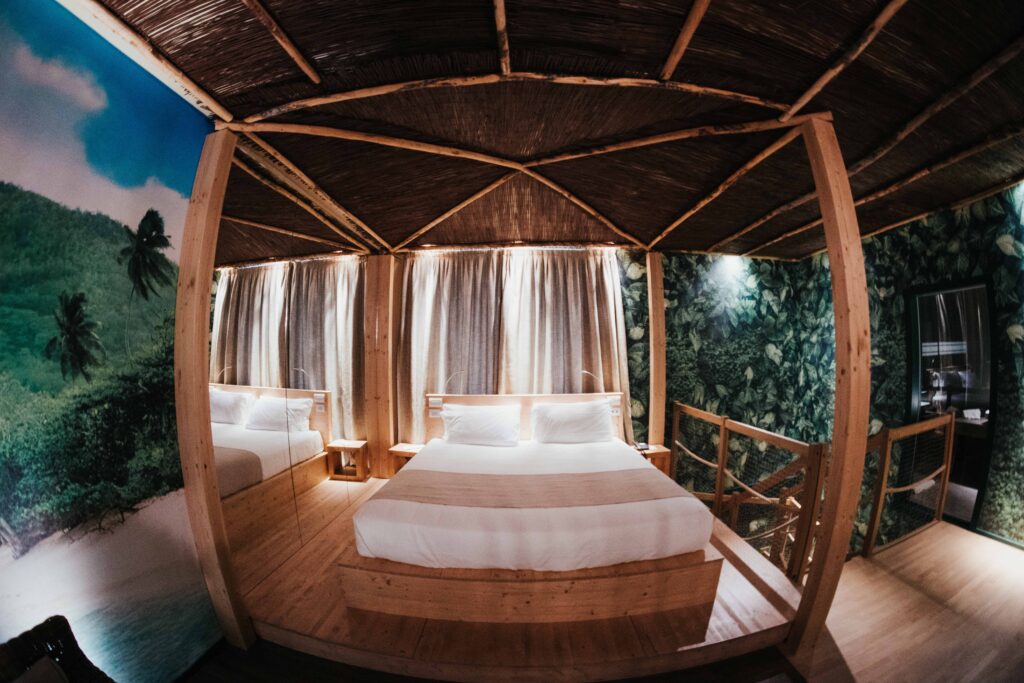 SUITE TROPICAL SU DUE PIANI MINI PISCINA IDROMASSAGGIO