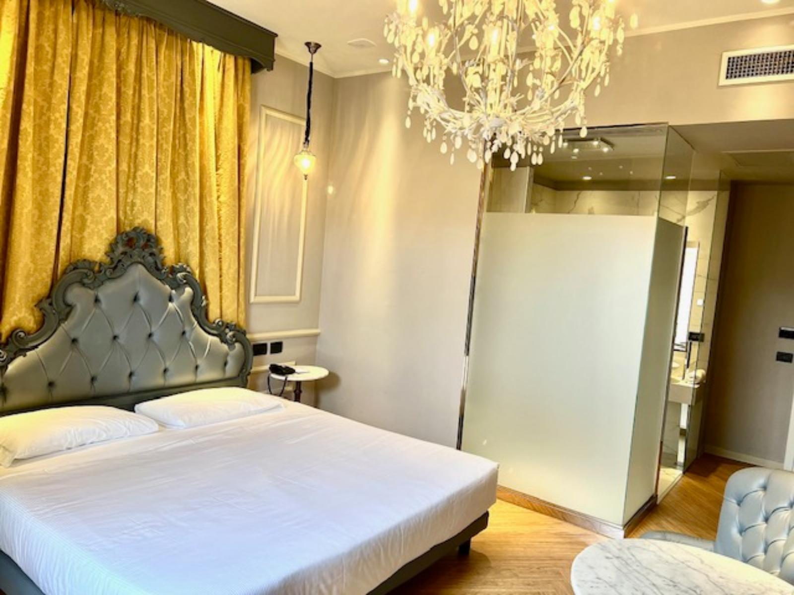 camera standard con doccia hotel motel borgomanero