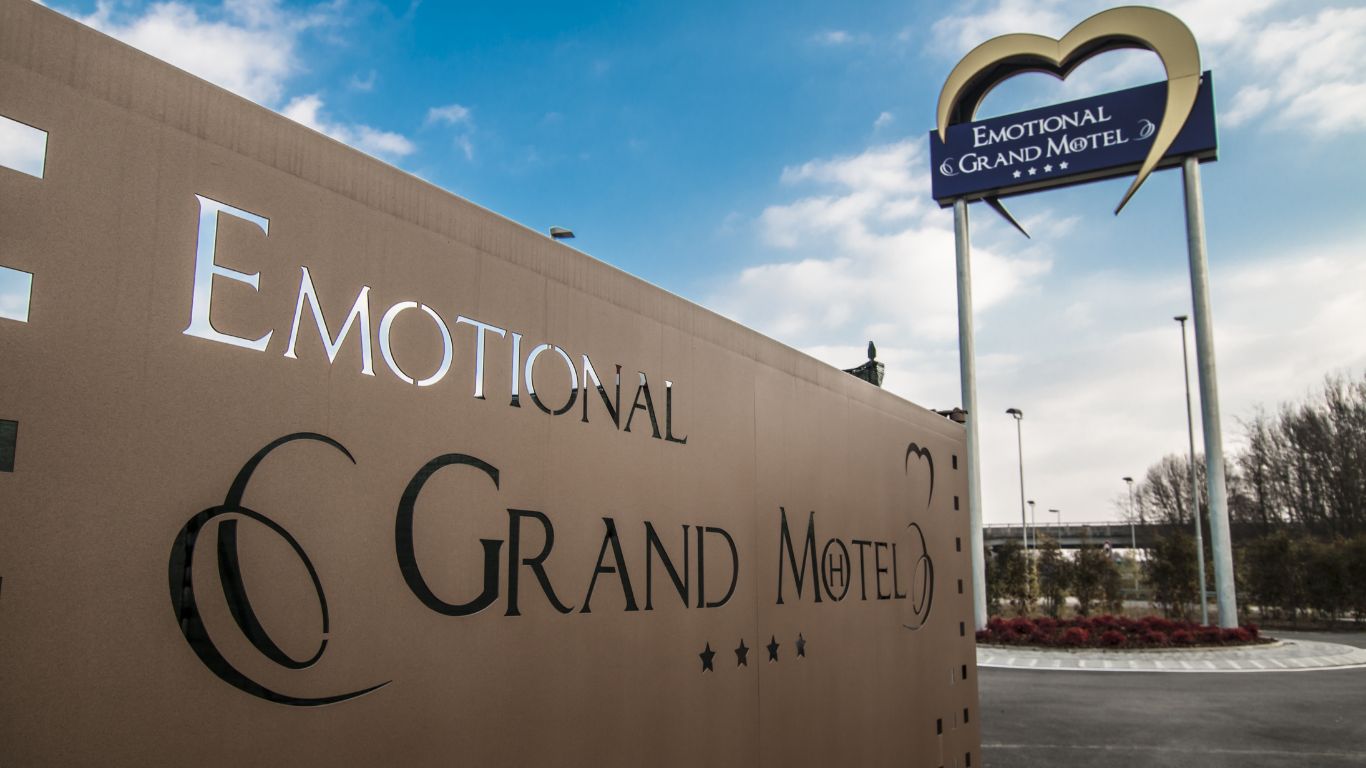 emotional grand motel hotel fontaneto d'agogna