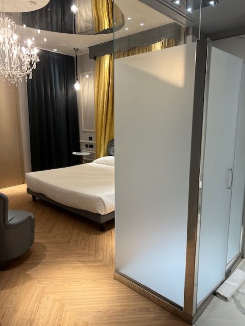 camera standard con doccia hotel motel borgomanero